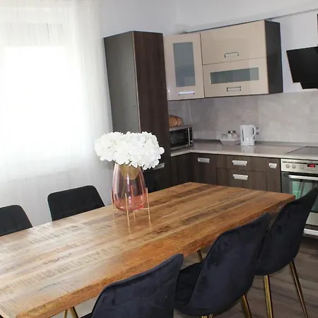 Sunny House Apartment