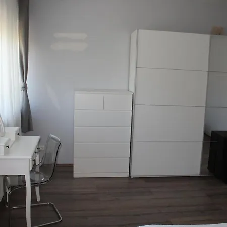 Apartment Sunny House *
